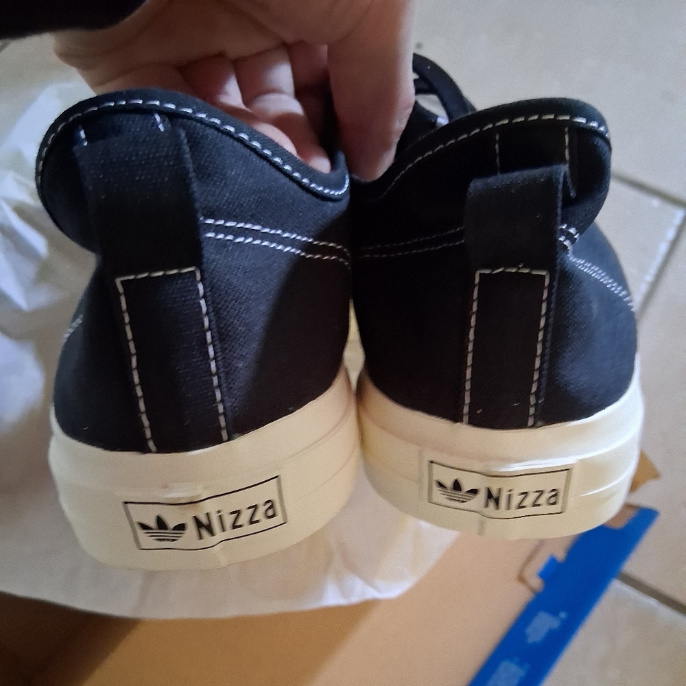 Adidas Men's Black and White Canvas Sneakers 3 Stripe Nizza 10.5 Nwt And Box - Picture 11 of 13